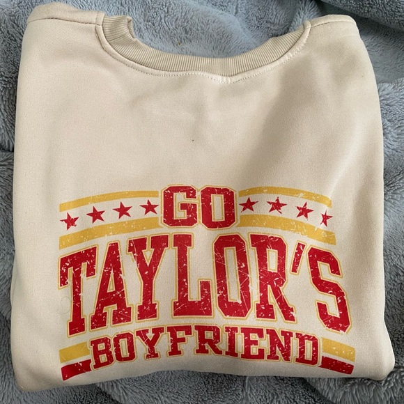 KC Chiefs - Kelce / Swift custom sweatshirt - Picture 4 of 6